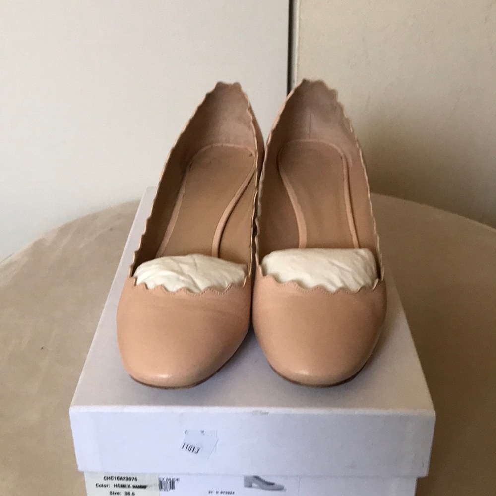 Chloe Lauren pumps in honey nude